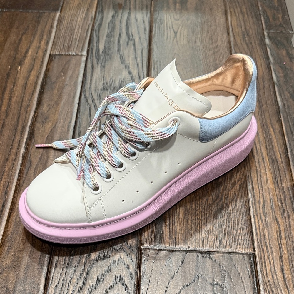 Alexander McQueen Women's Cream and Pink Sneakers